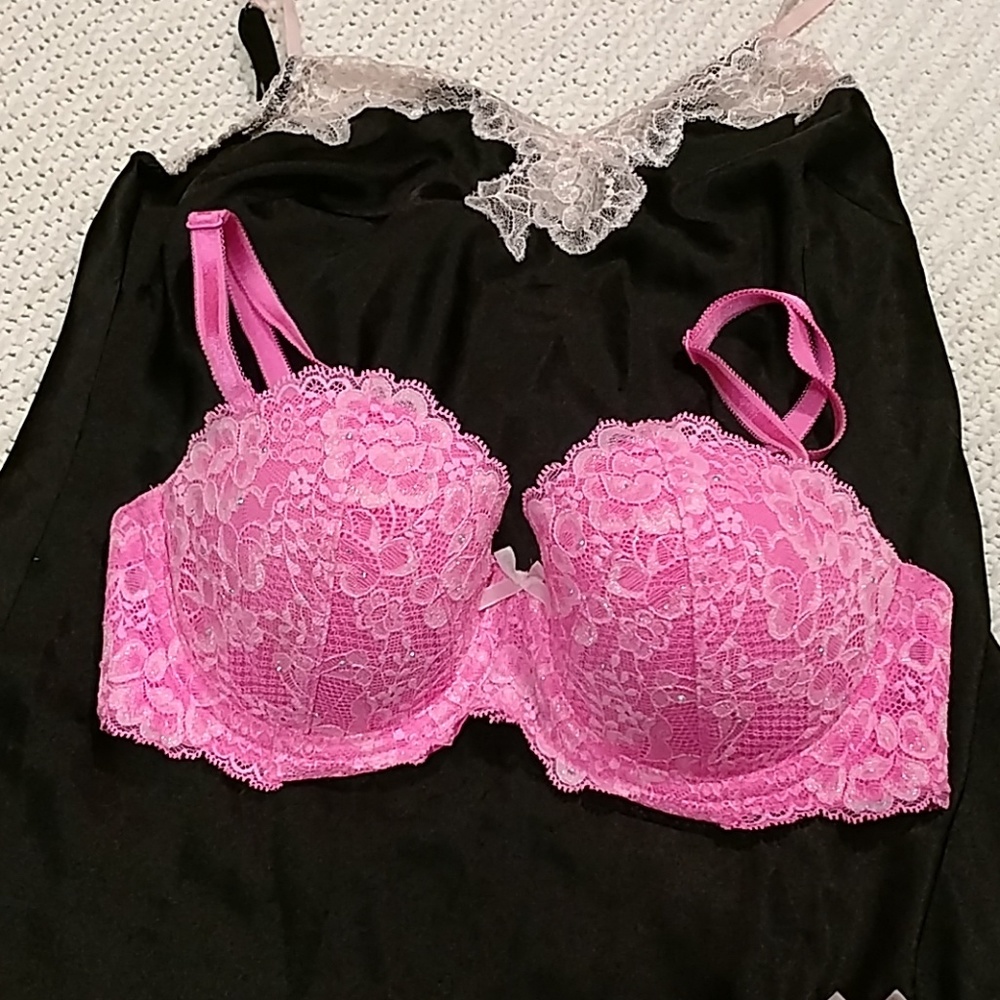 Victoria's Secret Bejeweled Lacy Bra 32C
